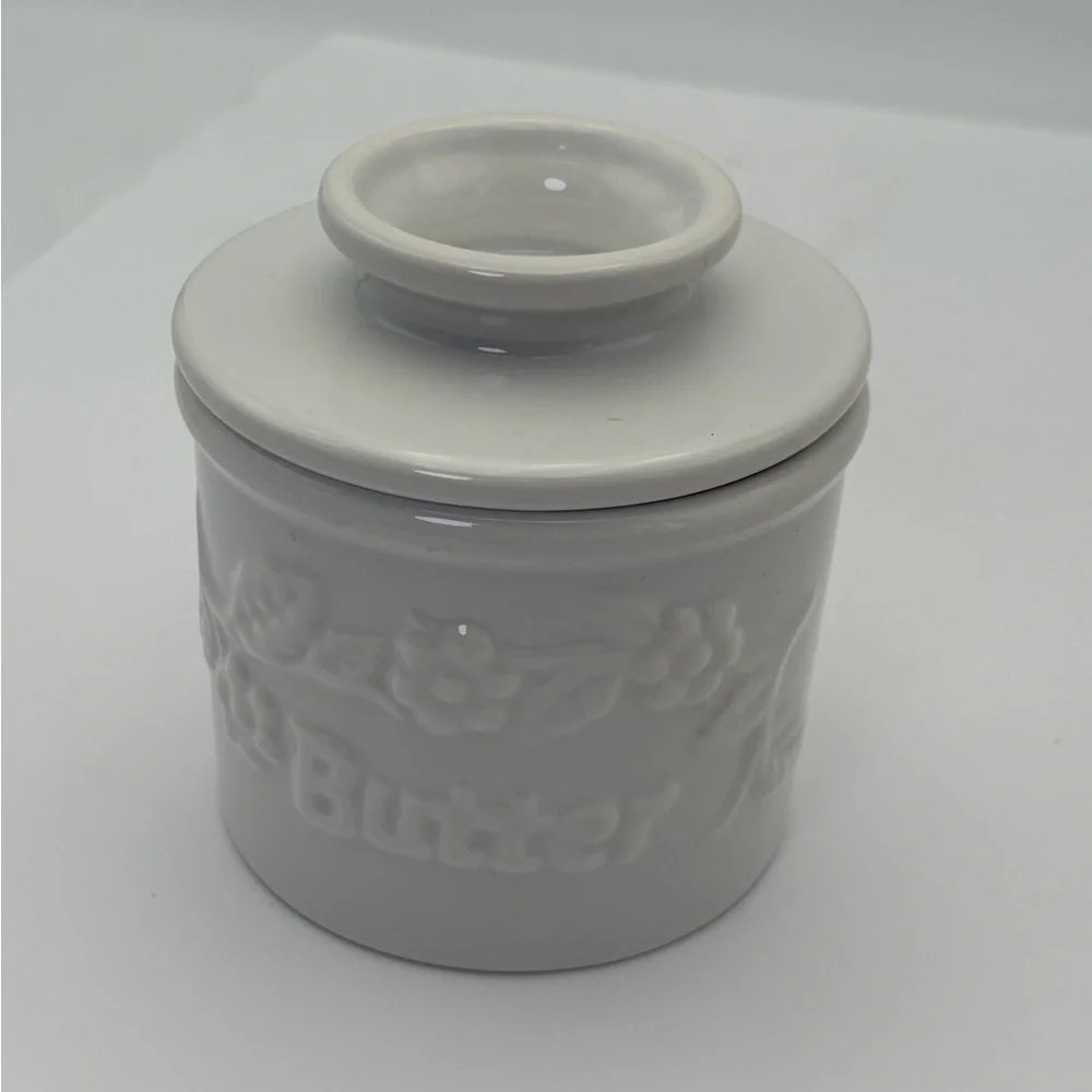Vintage White Ceramic Butter Bell with “Butter” and “Beurre” Text, Flower Motif